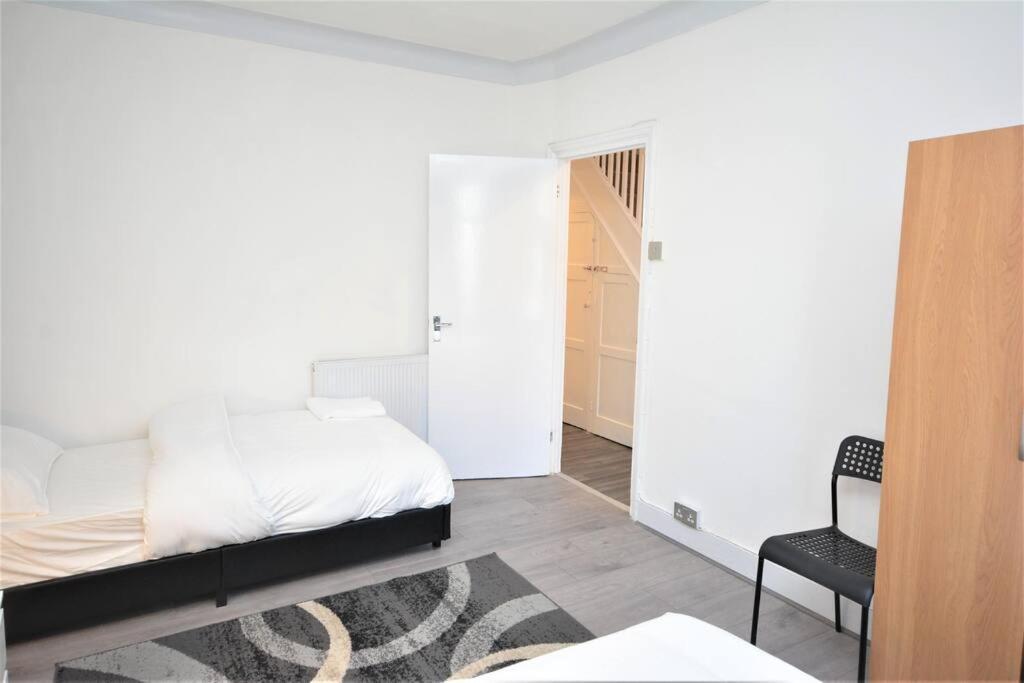 4 Bedroom House In East London Exterior photo