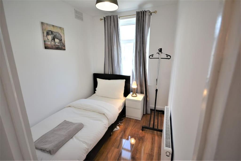 4 Bedroom House In East London Exterior photo